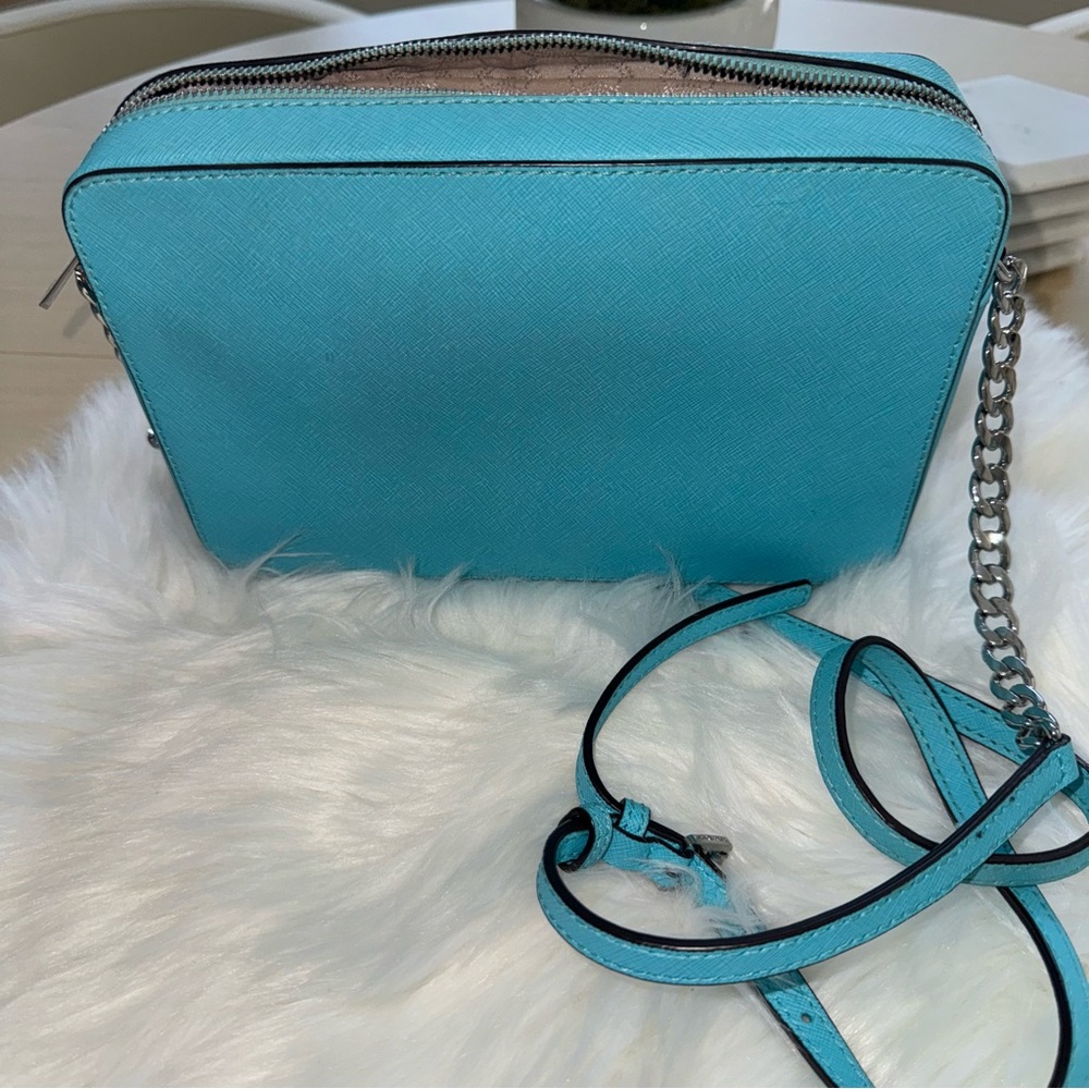 Like New Michael Kors MK Crossbody - Picture 8 of 8